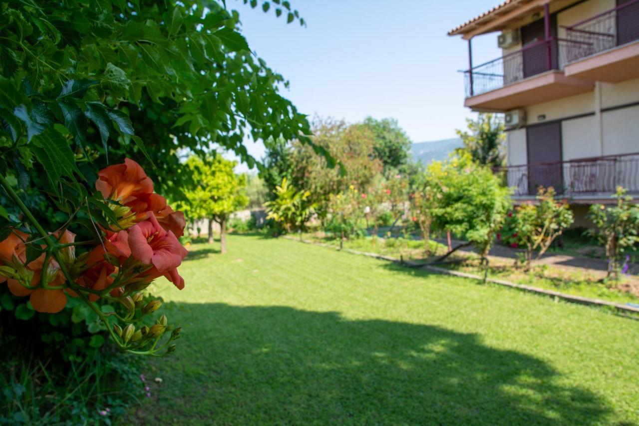 Ritsinia Apartments Égio Exterior foto